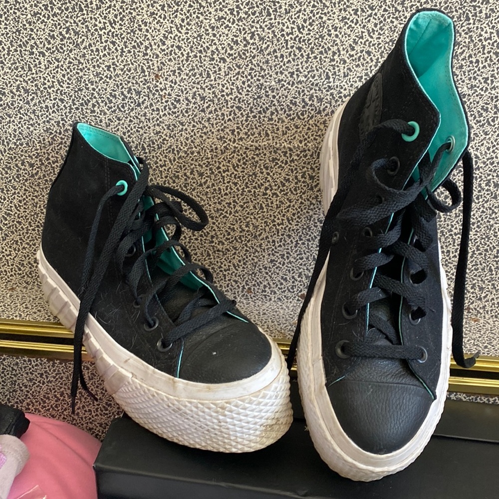 Platform converse